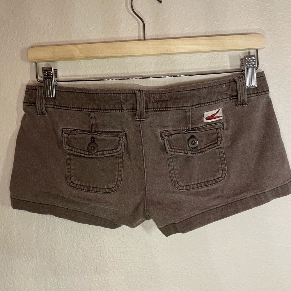 Brown shorts - Picture 2 of 3